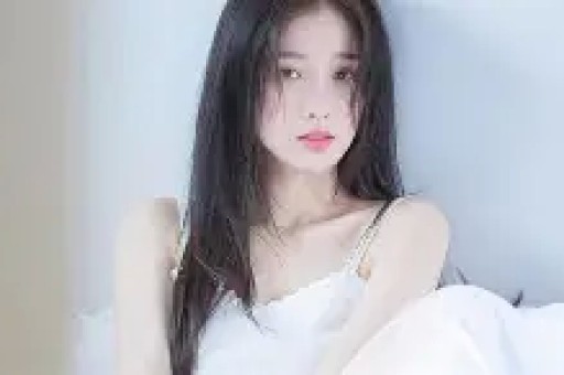 高速赶下车、洗衣服接口水、跪地服务当这些明星的员工太难了！